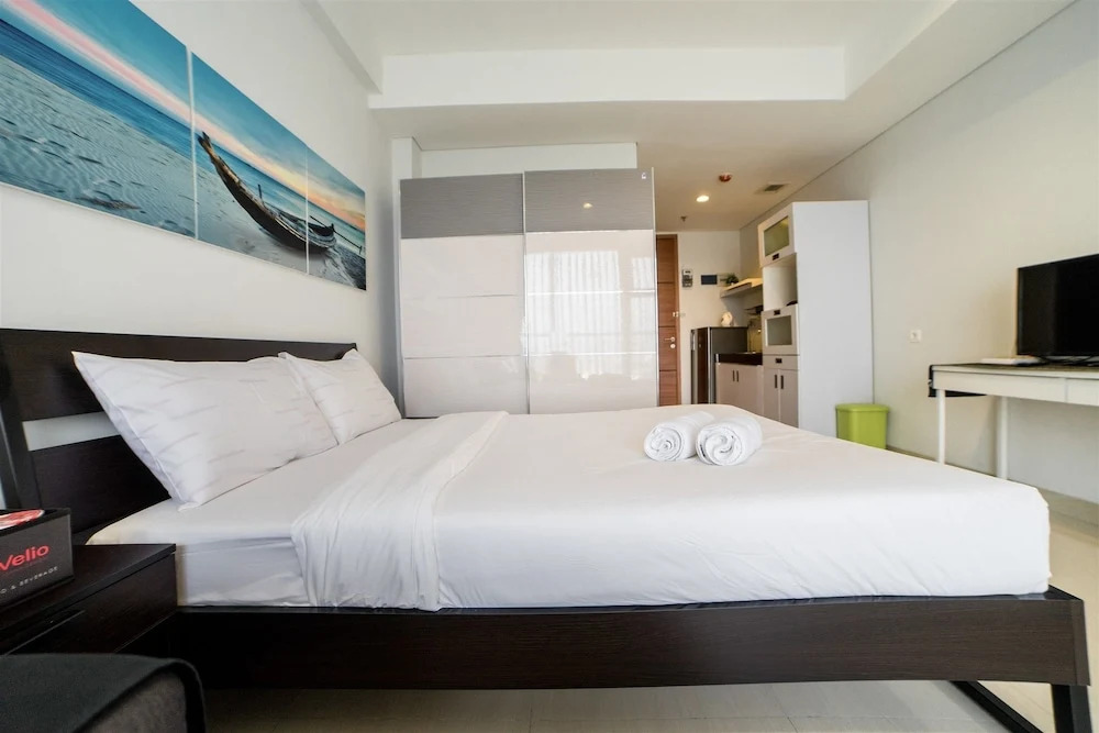 Mountain View Studio @ Dago Suites Apartment with Balcony