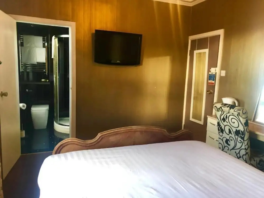 The Lilly Restaurant With Rooms