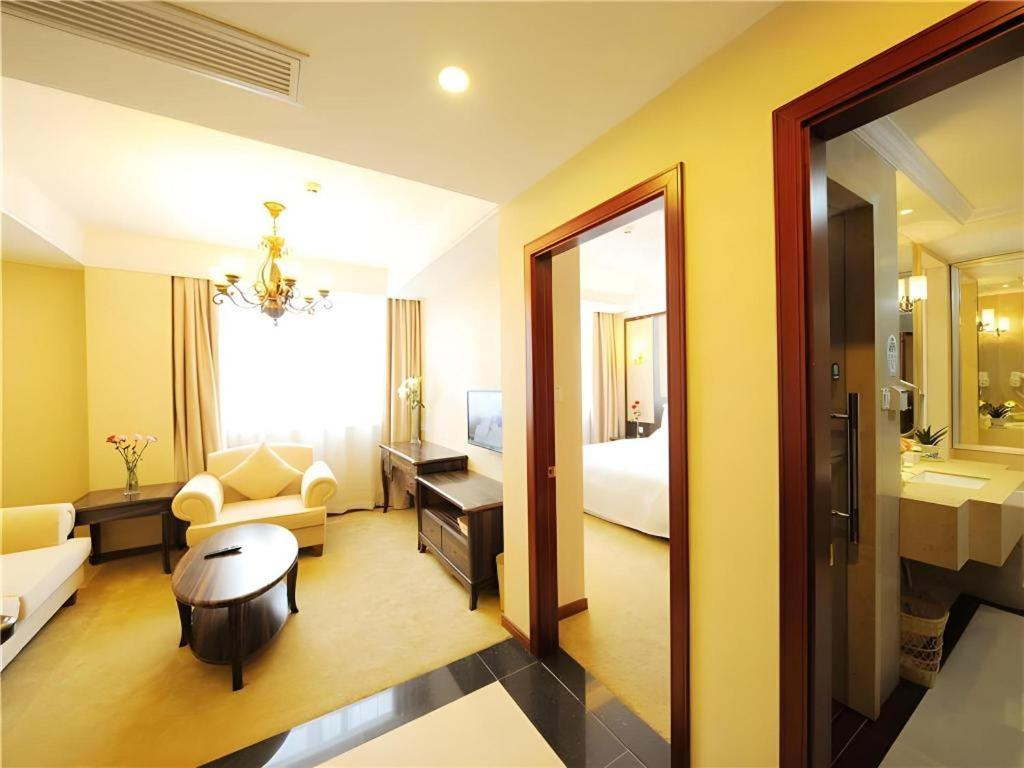 GreenTree Inn Shanghai West Huaxia Road Subway Station Hotel