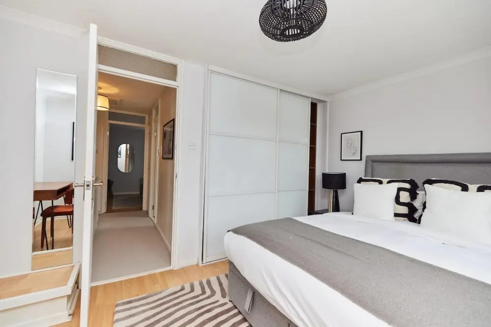The Chiswick Escape - Lovely 2BDR House with Garden