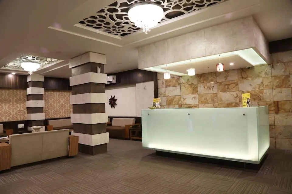 HOTEL CENTER POINT