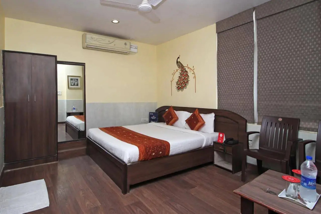 OYO 2206 Hotel Rajawat Manor