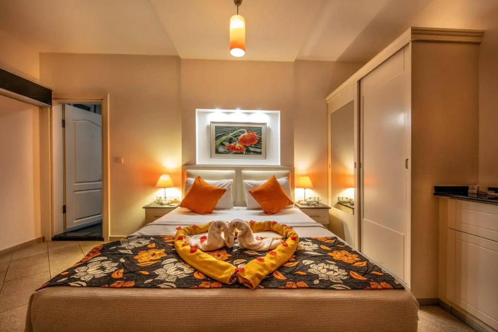 Golden Life Heights Deluxe Suite Hotel - Adults Only