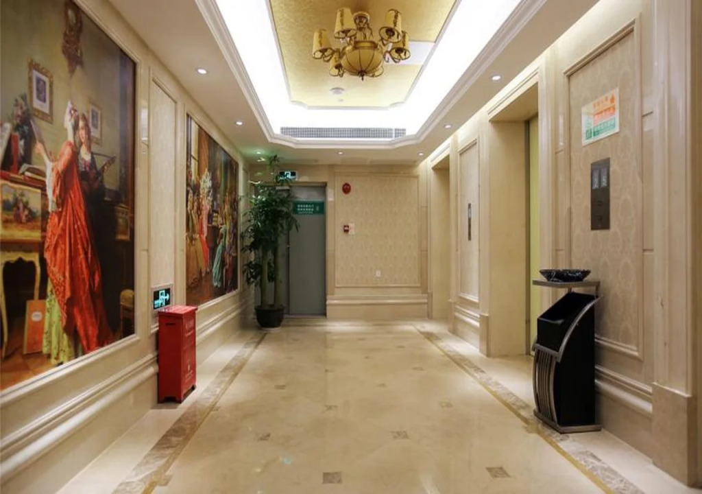Vienna Hotel Shenzhen International