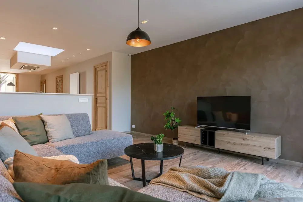 House Tilo Charming Holiday Home in Ypres for 8 Guests History Nature and Relaxation