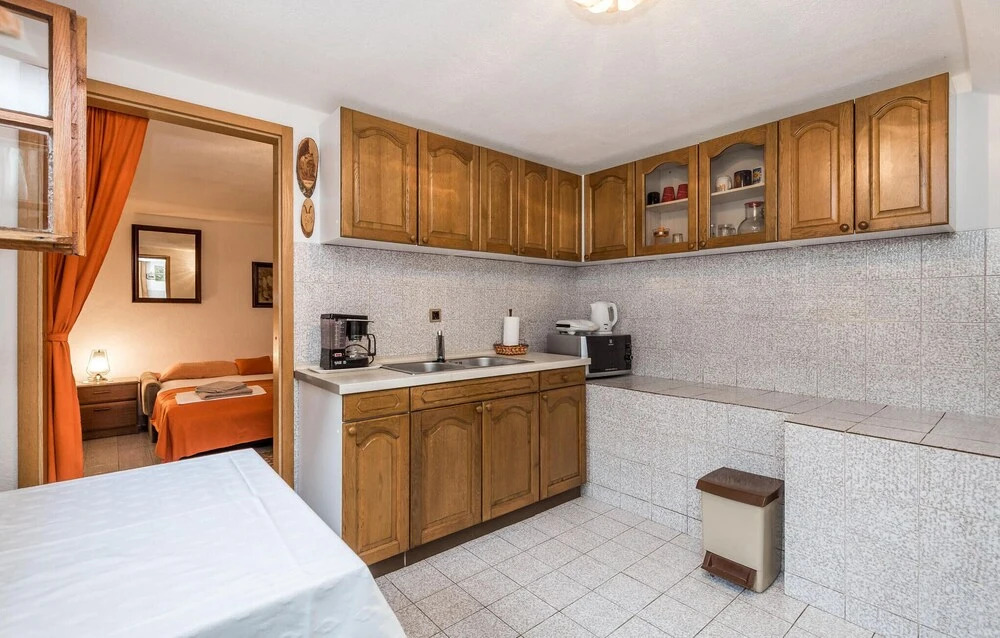 Nice Home in Sveti Juraj With Wifi and 2 Bedrooms