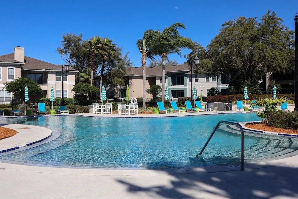 Great location and upgraded apartment!