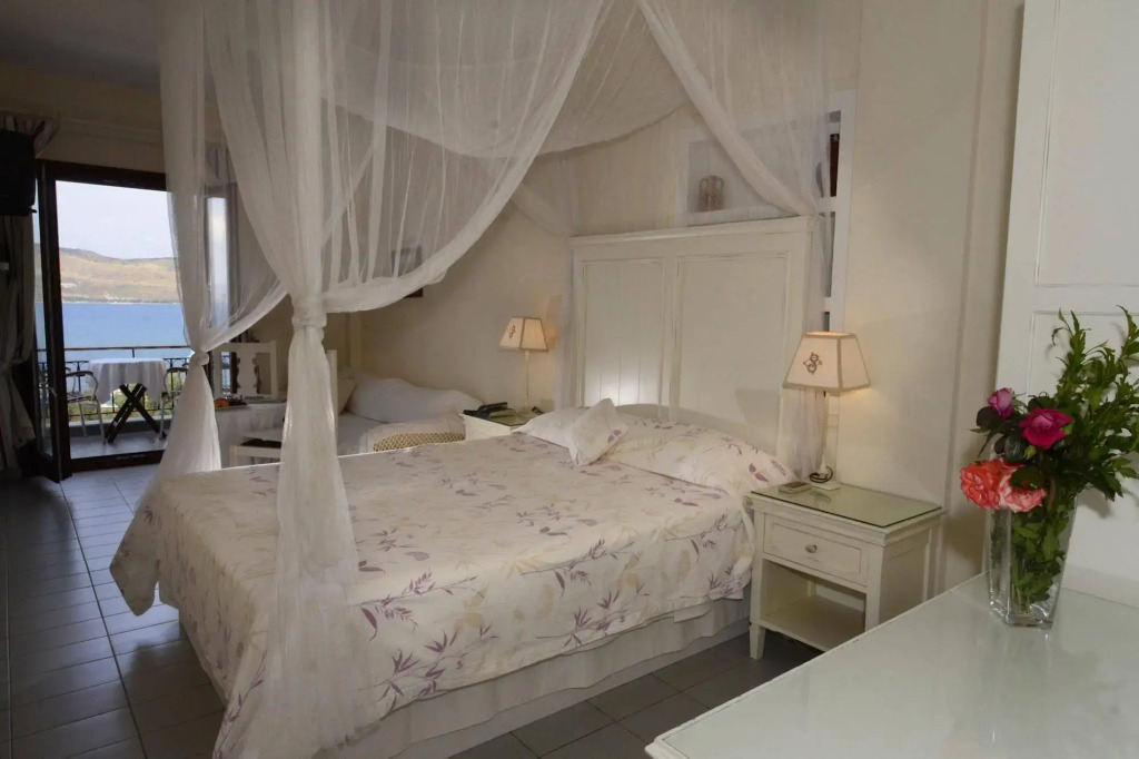 Clara Resort