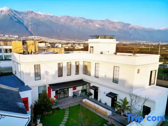The Juno's Mew-Mew Hotel