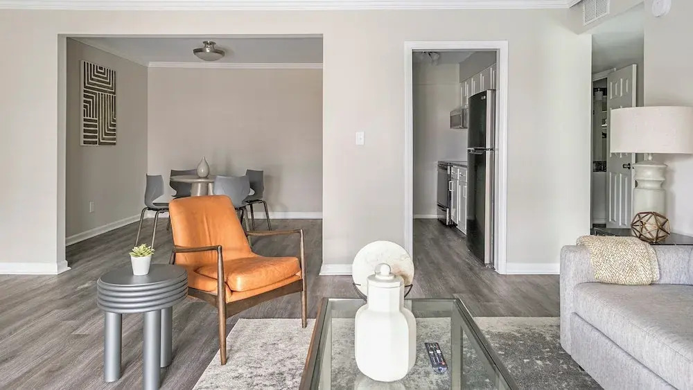 Landing Stunning 1BD Pool Gym