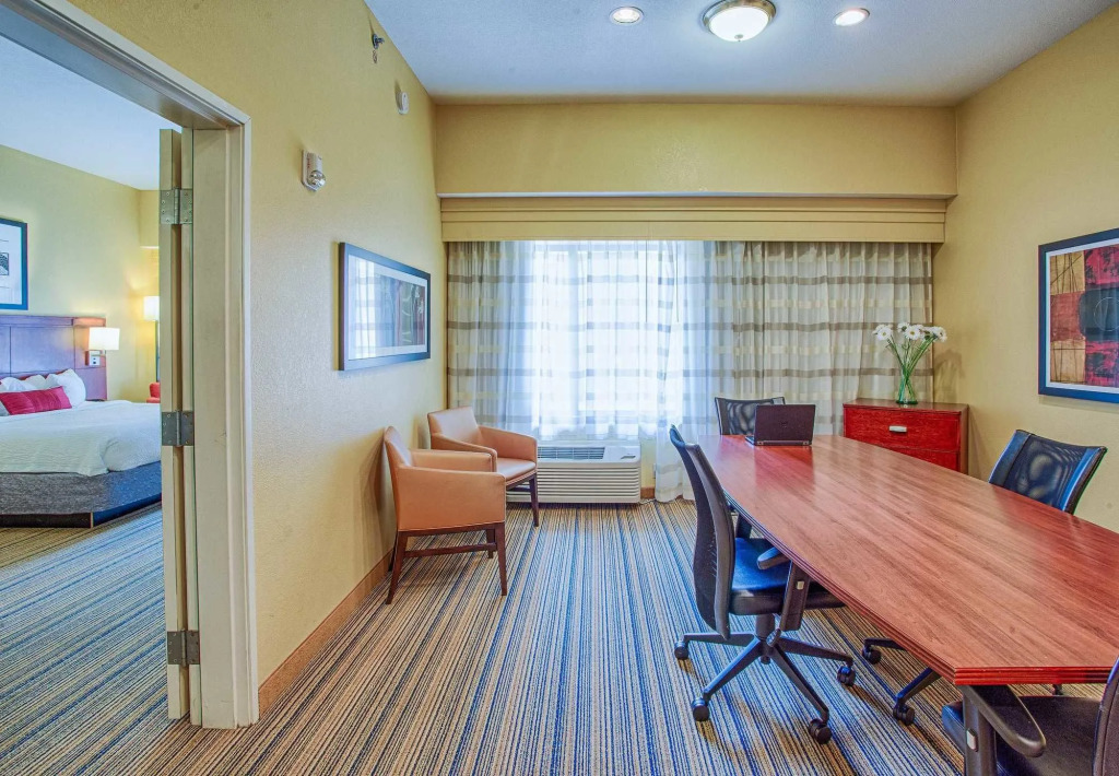 Courtyard by Marriott Fargo Moorhead, MN