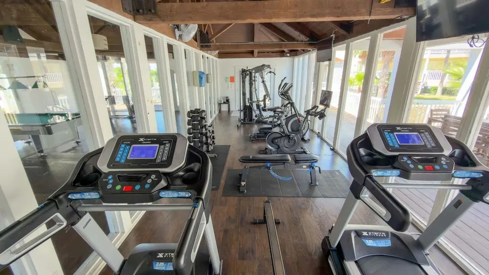 Fresh &bright 1br Condo Poolview & Steps To Beach 1 Bedroom Condo