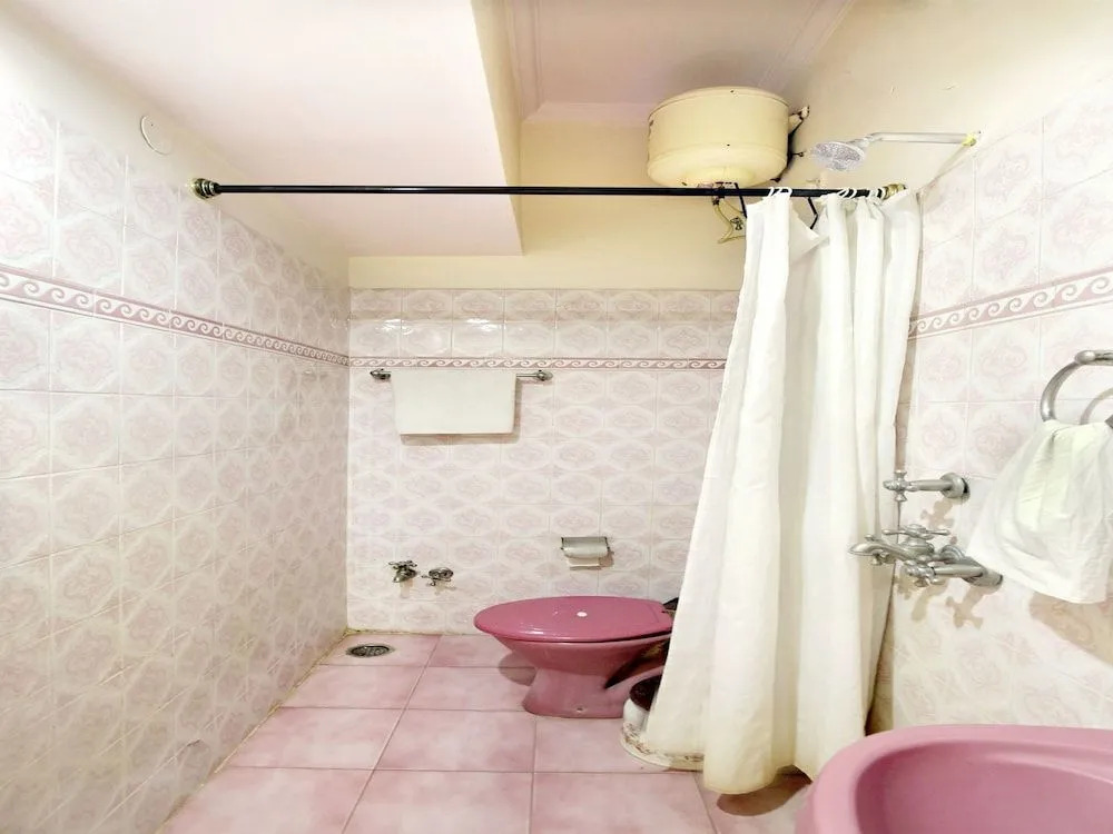 OYO 966 Hotel Sallow International
