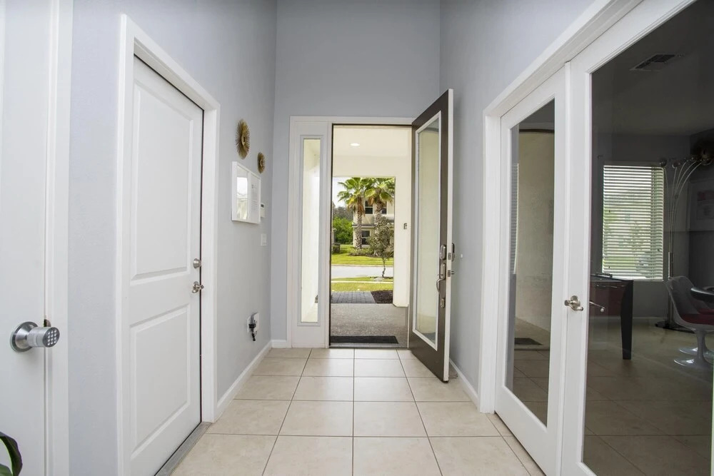 Marvelous 4 Bd w Pool Close to Disney Sonoma 2690