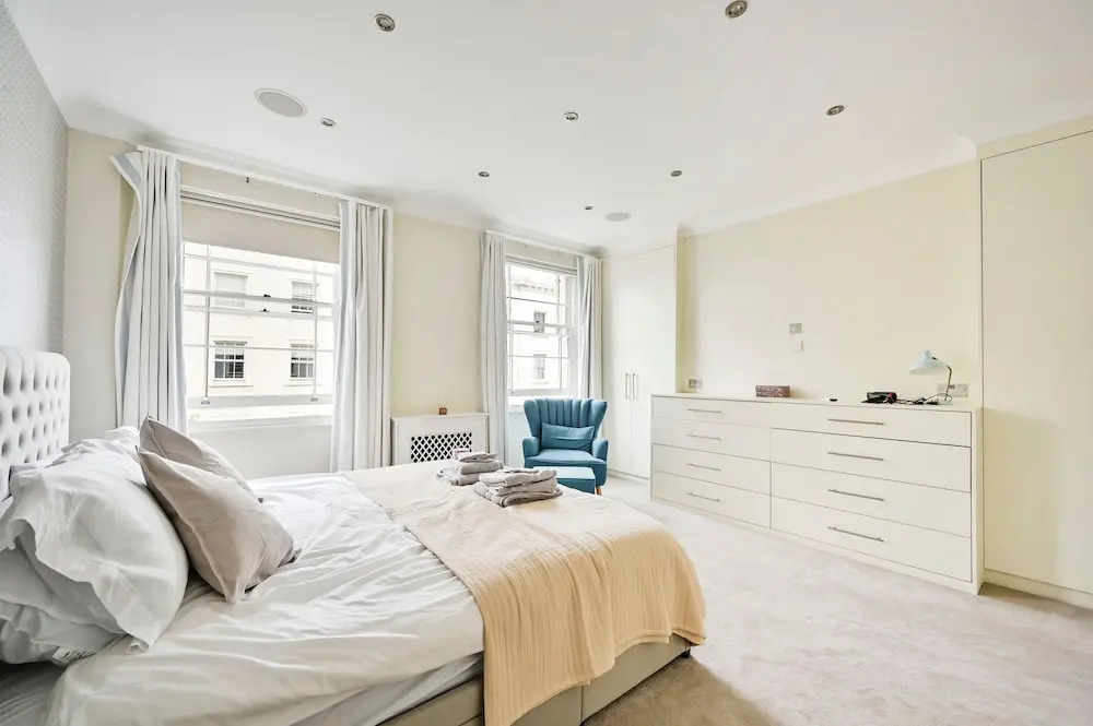 5 Beds House - 5 Mins to Victoria Station