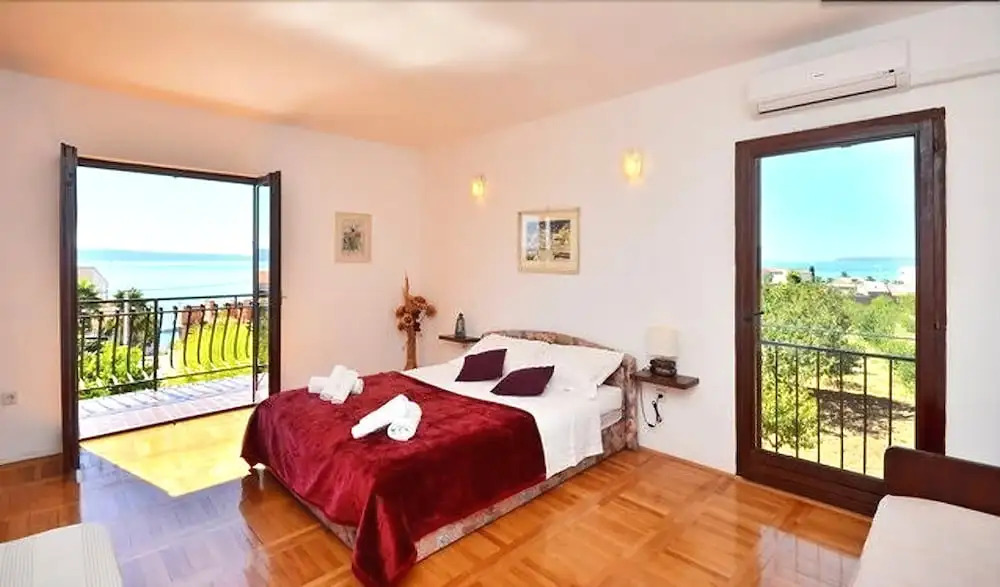 Nice and sea view apartment in Podstrana