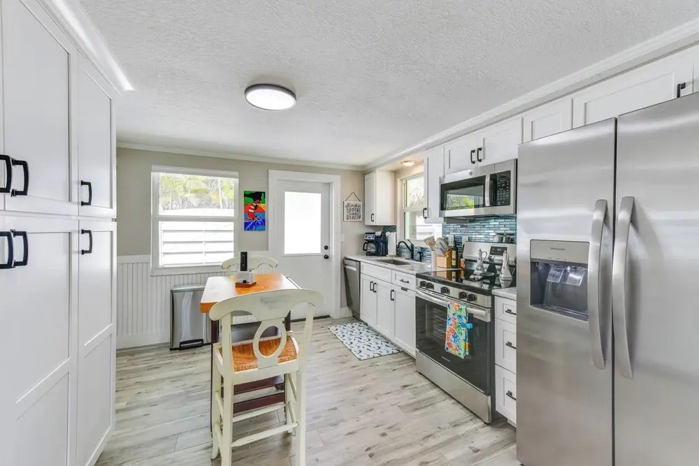 Fish, Swim & Unwind: Anna Maria Apt Steps to Beach