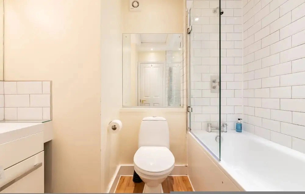 The Neutral Nest 1 BR in the Heart of Notting Hill