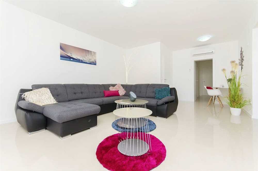 Apartments Villa V