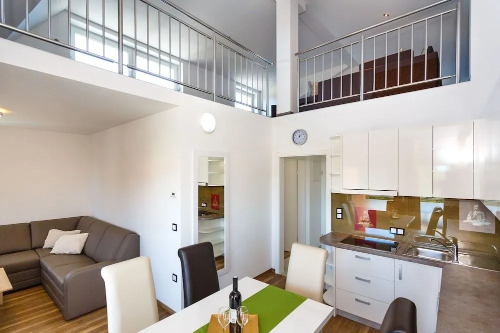 Apartment and Room Marija