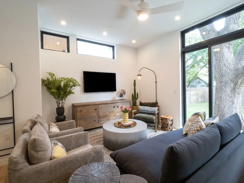 The Living Local Dojo Atx 4 Bedroom Condo