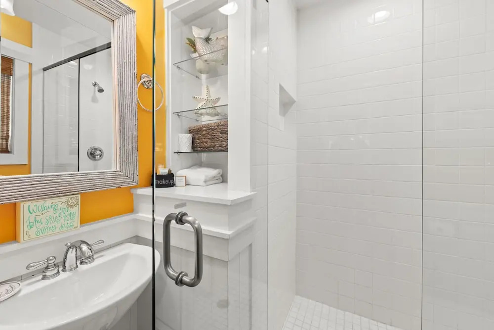 Quaint 2BR/25BA Cottage Nestled Between 30A & Panama City Beach! Sleeps 6