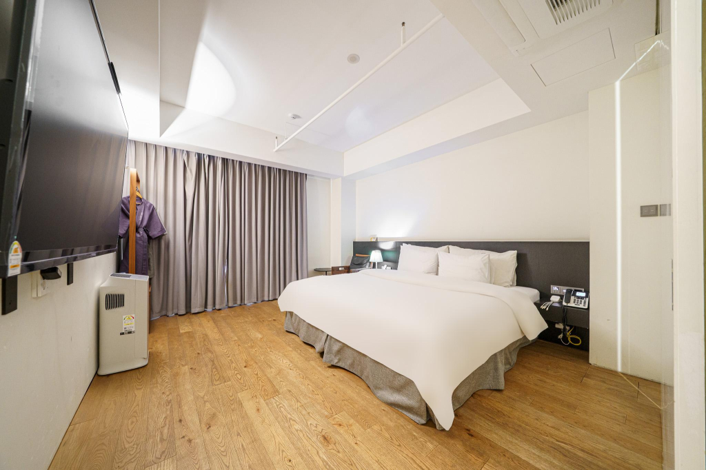 Hotel 498