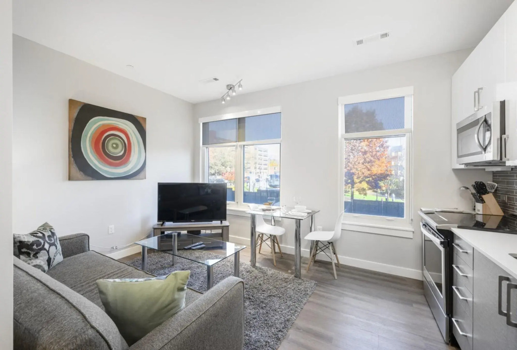 Global Luxury Suites East Boston
