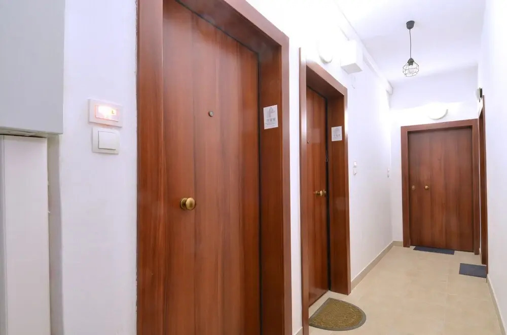 Metaxourgeio A, A Minimal Apartment