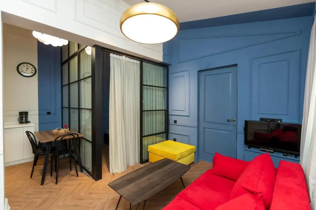 Stylish 3BR House with balcony