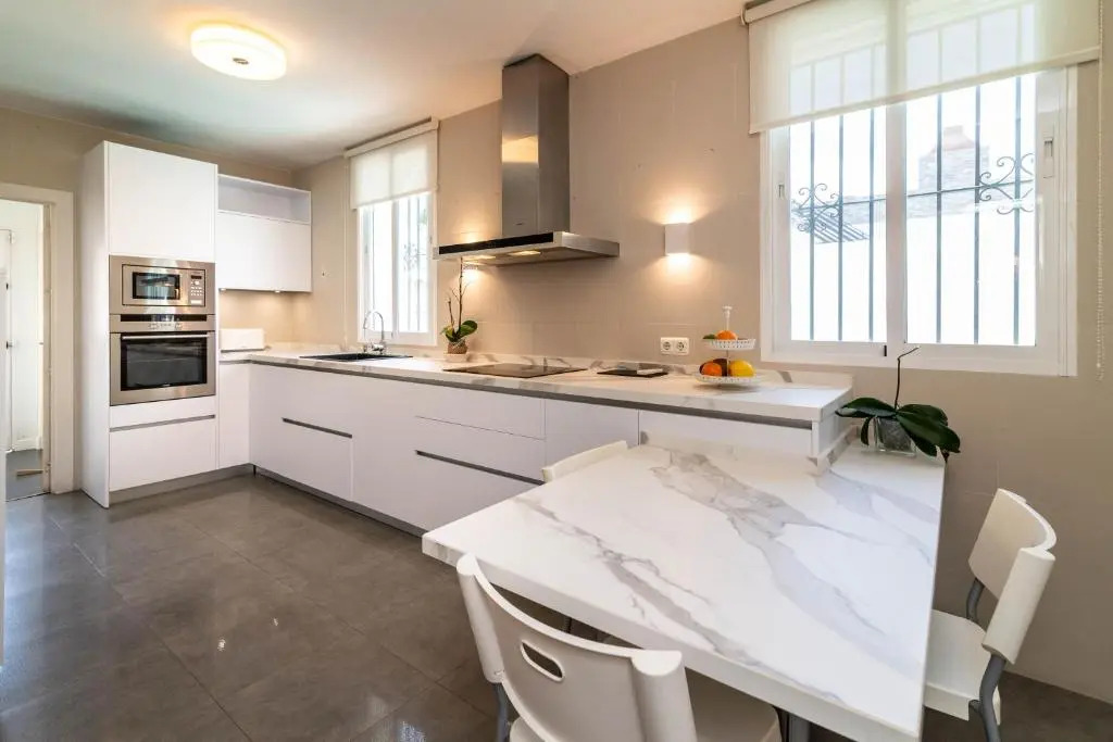 VB Velázquez 6BDR Villa Marina
