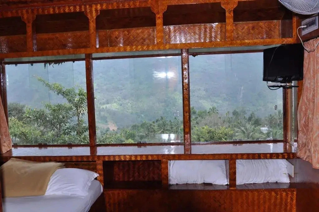 1 BHK Tree house in Pooyamkutty - Mankulam Rd, Munnar, by GuestHouser (595F)