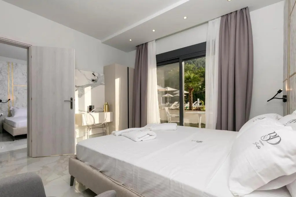 B&D Luxury Suites