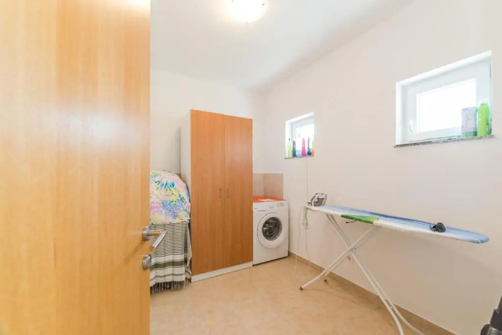 Apartments Brekalo