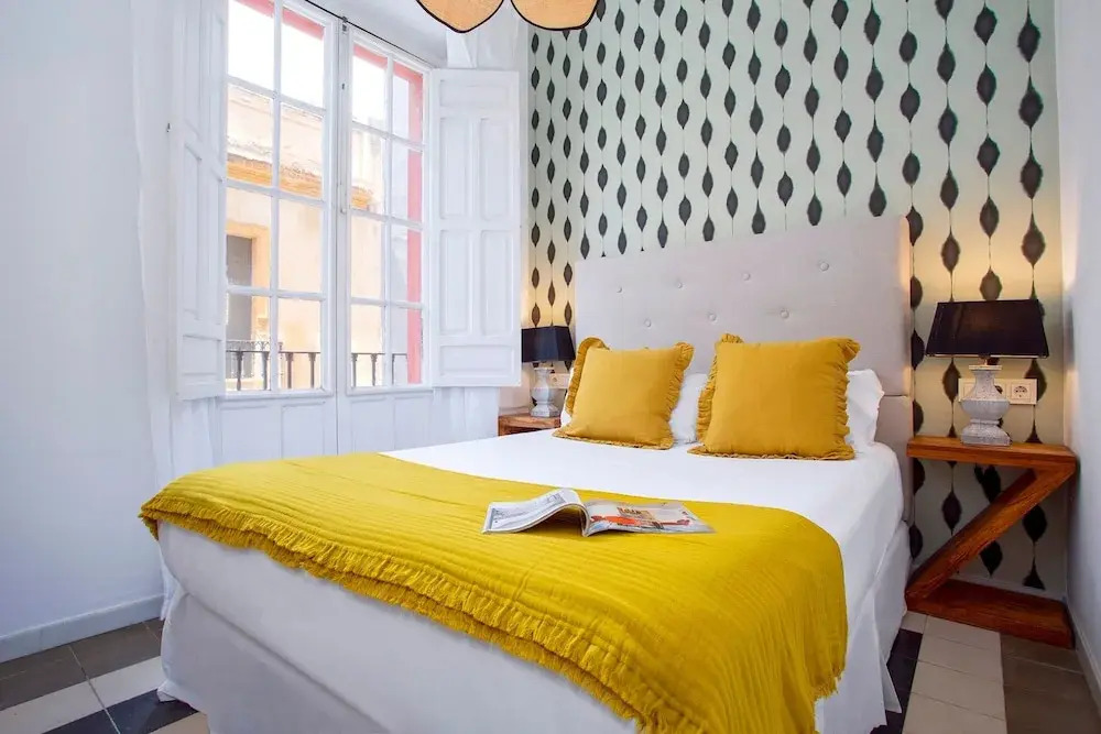 Private Terrace 5 min Walk to Cathedral 2Bd Apartment Galera II