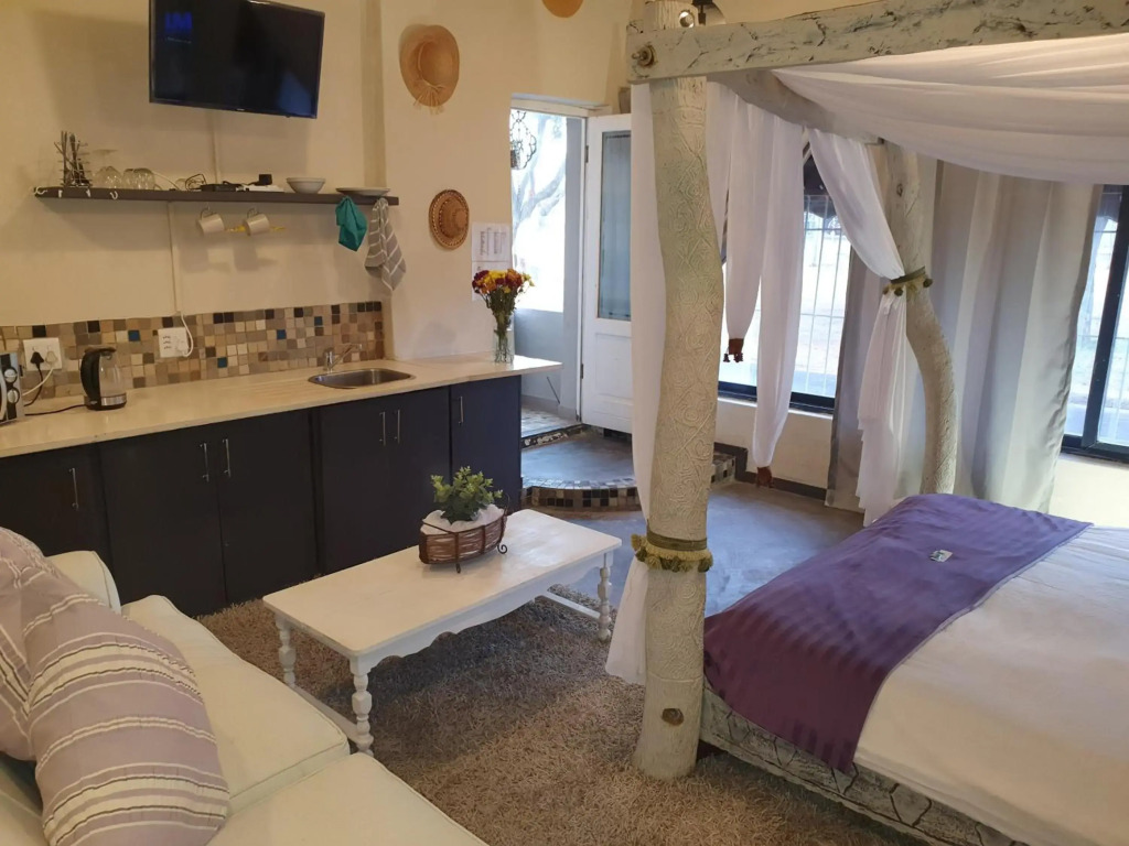Bedrock Honeymoon Studio En-suite