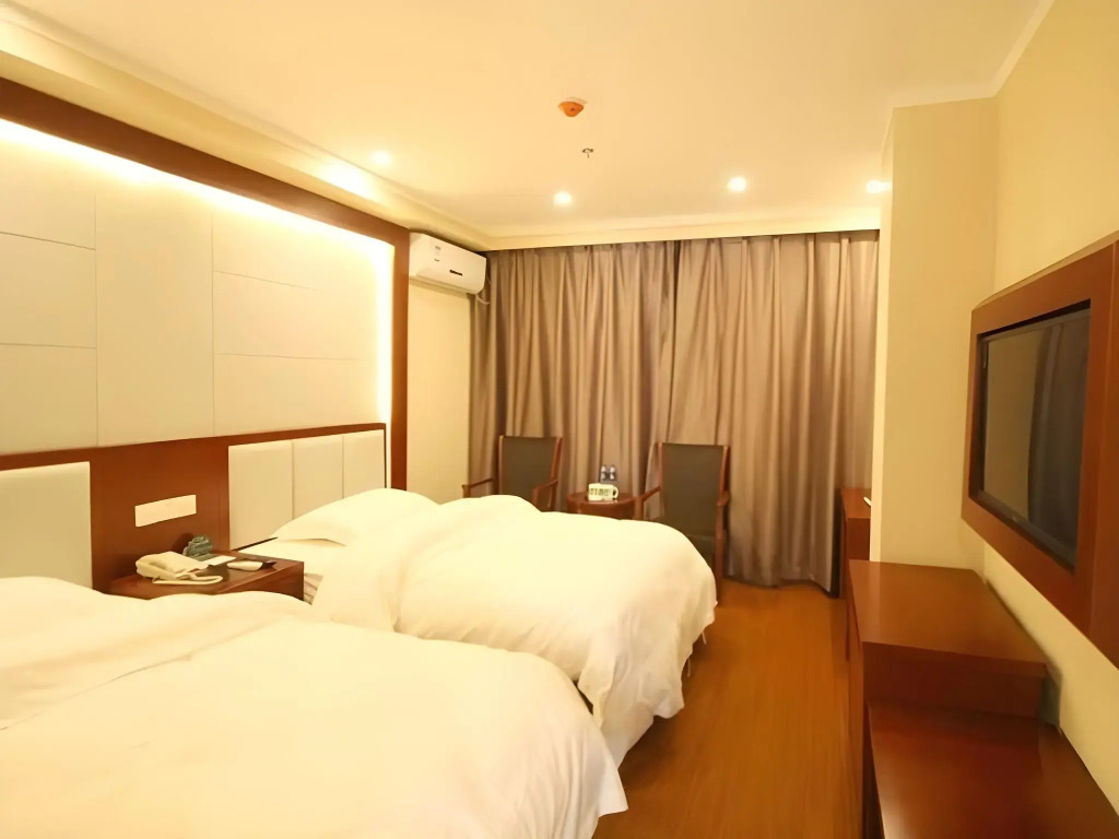 GreenTree Inn Anhui Fuyang Railway Station W XianGYAng Road Business Hotel