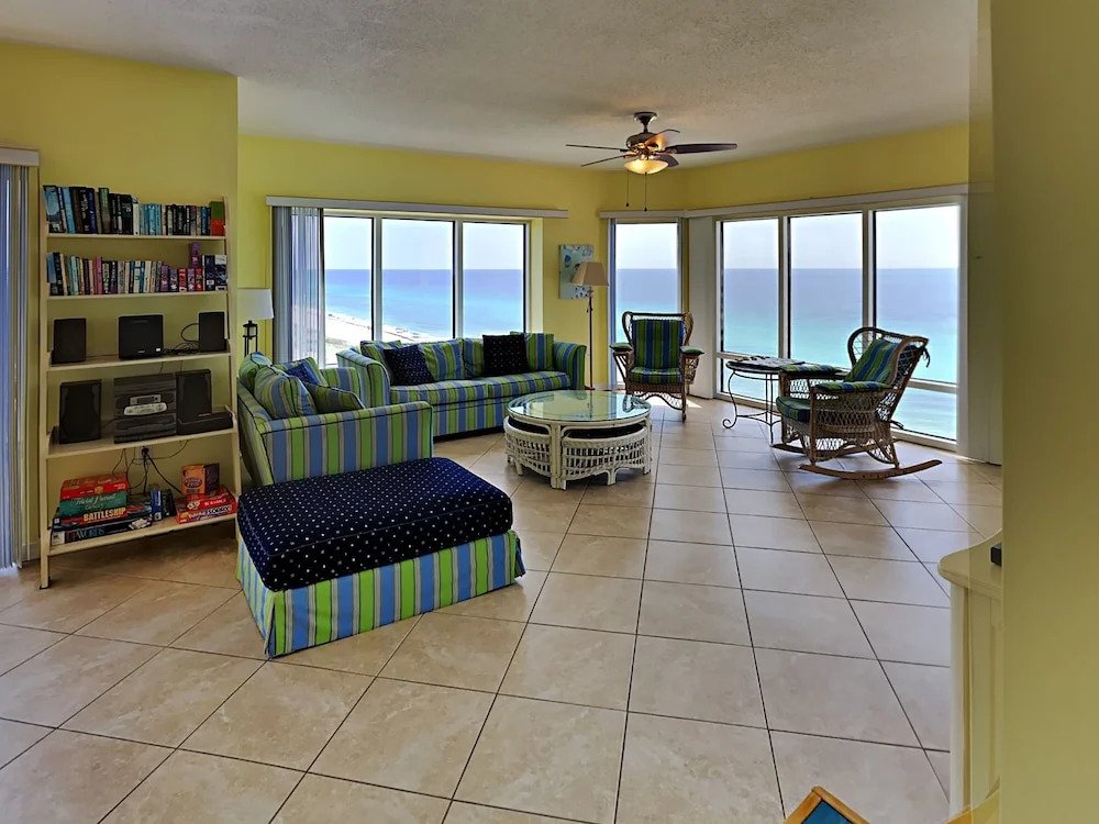 Emerald Isle Pensacola Beach by Southern Vacation Rentals
