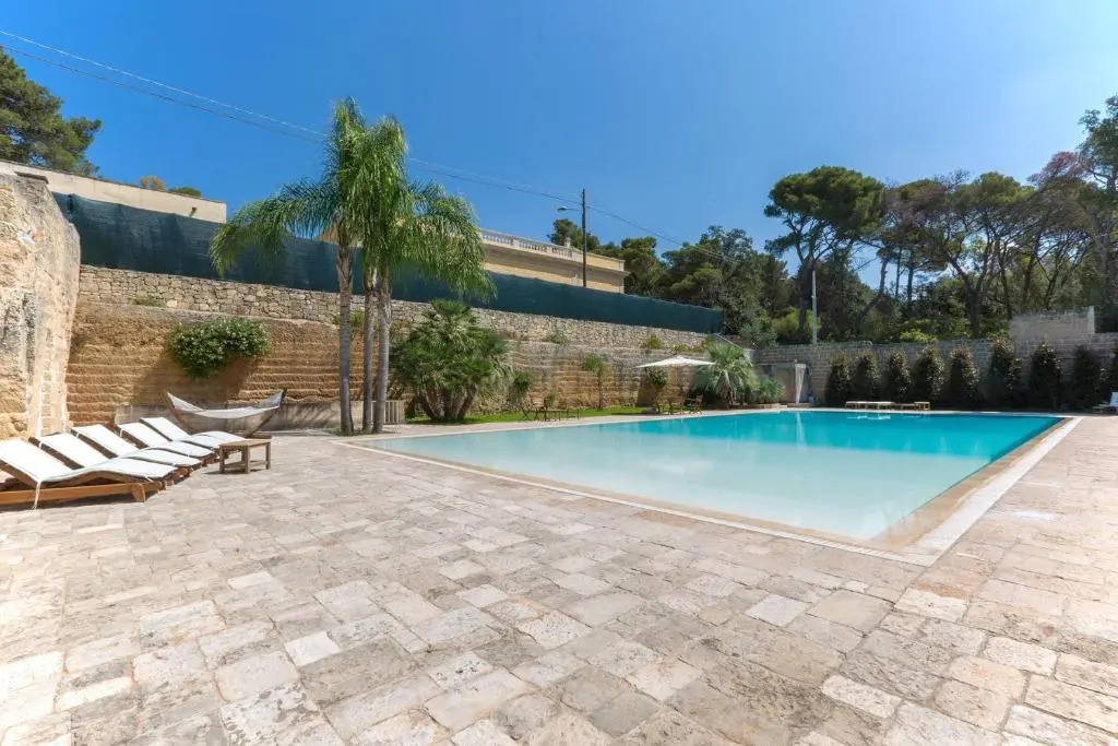 Villa a mare grande piscina, tennis, calcetto m750