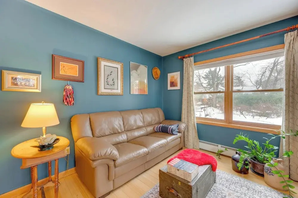 2 Mi to Main Street! Cozy Burlington Guest Suite