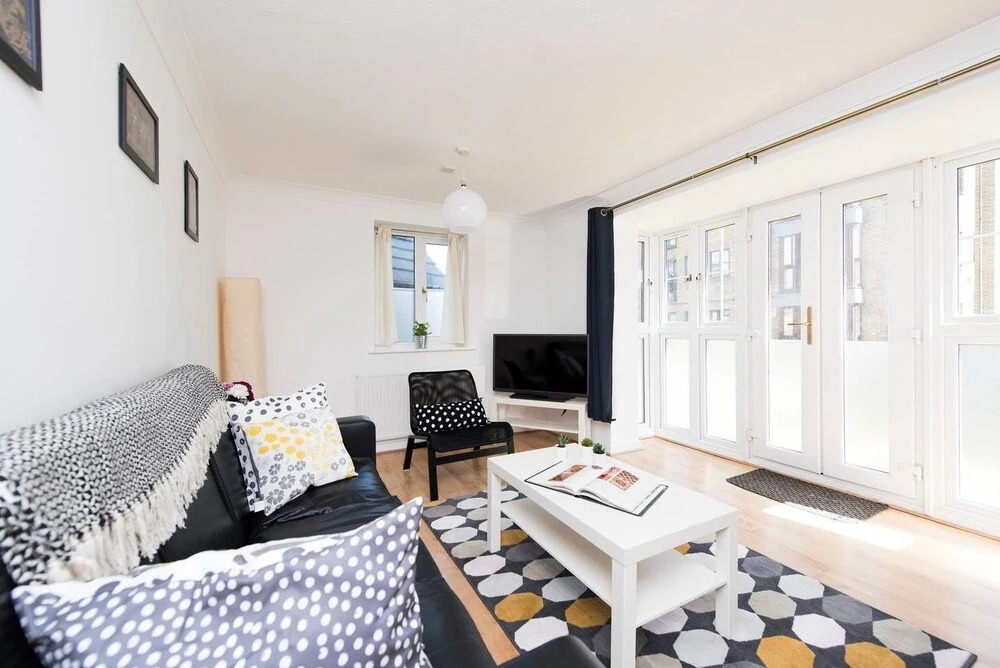 Lovely 2BR Flat in East London!