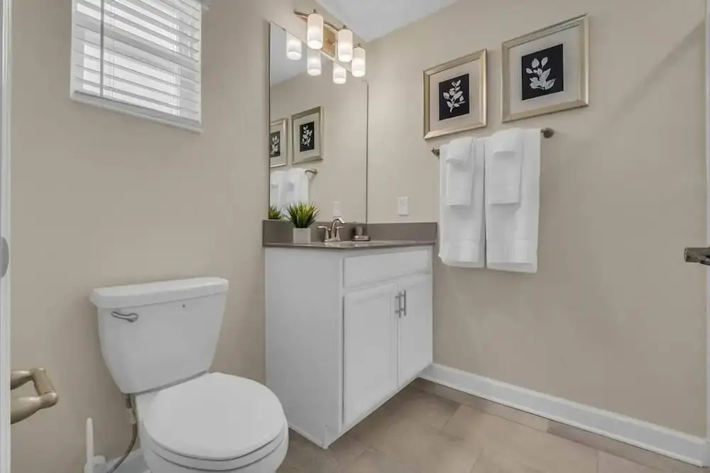 Best Location Property w Pool Located Very Close to Disney and Most Attractions