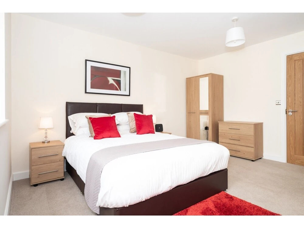 Luxury, Modern Apartment in York, Sleeps 4