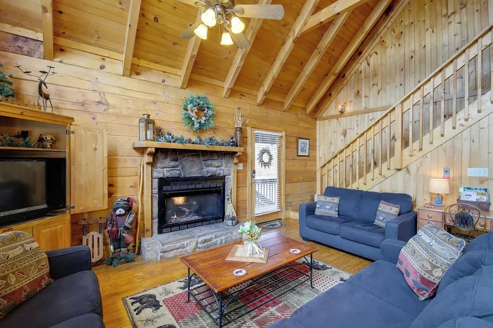 Smoky Mountains Cabin w/ Hot Tub, Deck & Views!