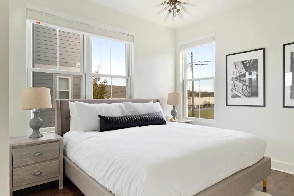 Hart Suite Buyout 1 by AvantStay Two Town House Buyout w Modern Amenities in Nashville