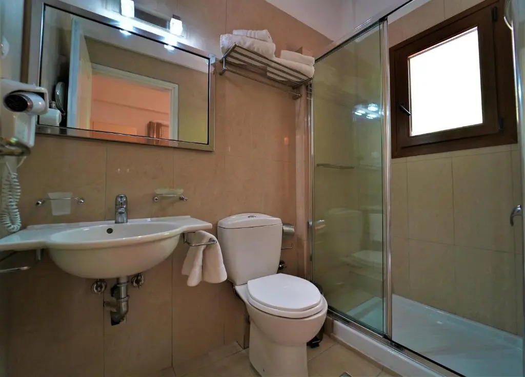 Bella Vista Hotel Studios & Apartments