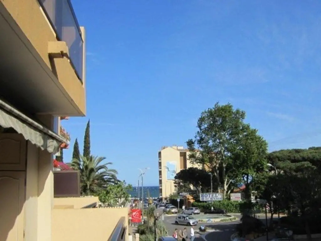 Appartement Le Lavandou, 2 pièces, 4 personnes - FR-1-251-93