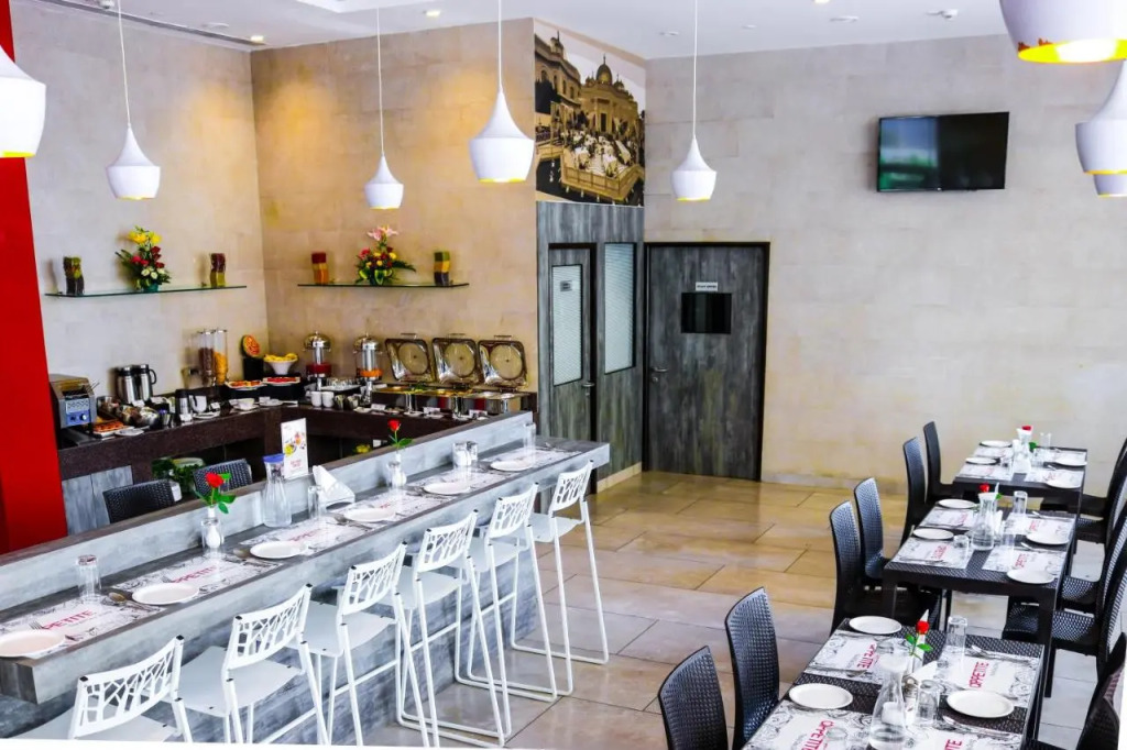 7 Apple Hotel, Vadodara