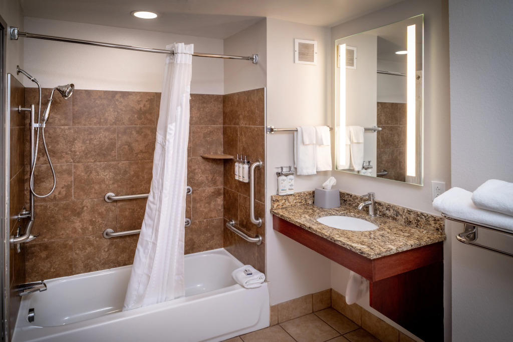 Holiday Inn Express & Suites Cross Lanes by IHG