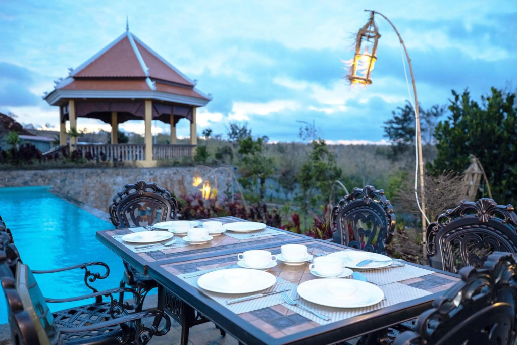 KNN Luxury Hill